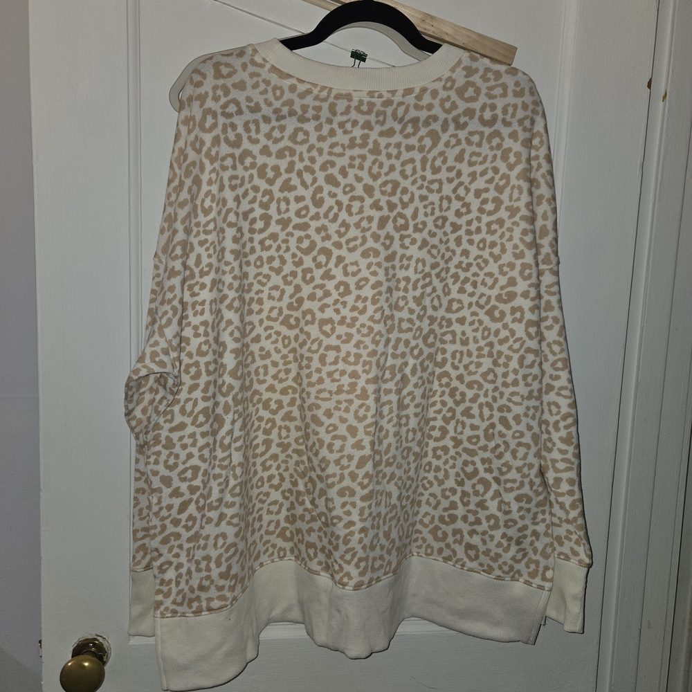 Time and Tru NEW Plus Size Crew Neck Leopard Print Relaxed Fit Sweatshirt 2020 - Picture 7 of 7